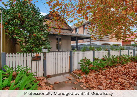 Rose Cottage - Stroll To CBD, Leafy Setting - Tourism Noosa 0