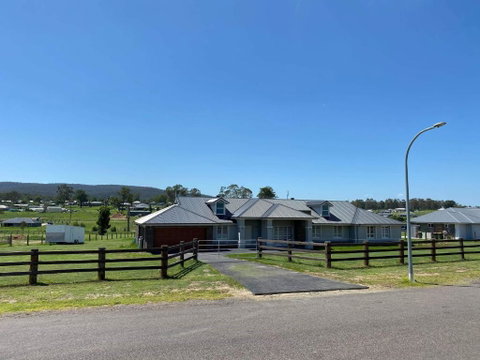 Rosehill Vines - Tourism Noosa 2