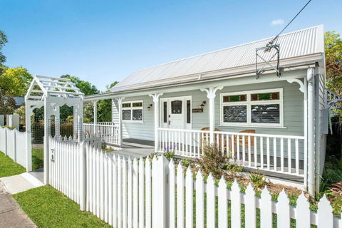 Rosemill Cottage - Mobility Friendly Accommodation Never Looked Better! - Tourism Noosa 0