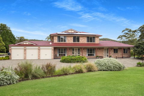 Roxy - A Secluded Luxury Estate Near Berry, Where Serenity Meets Family Comfort - Tourism Noosa 1