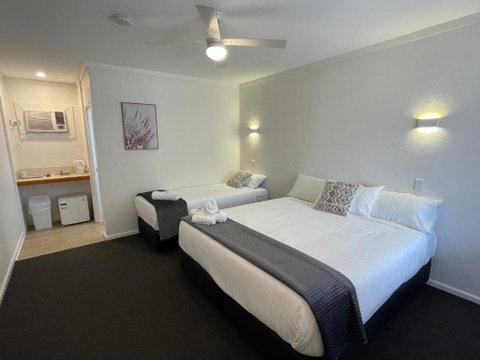 Royal Hotel Motel Scone - Tourism Noosa 1