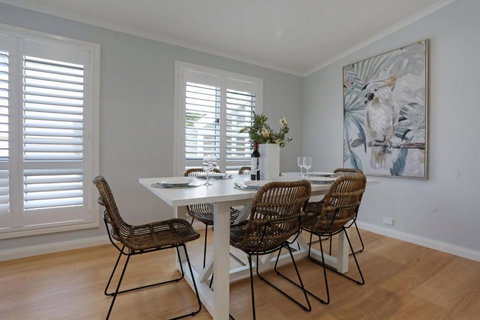 Ruby Moon - Tourism Noosa 1