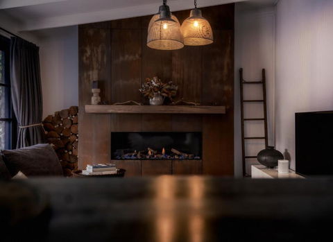 SABLE MAE Luxury Rustic Ranch - Tourism Noosa 2