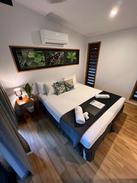 Safari Lodge - Tourism Noosa 1