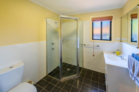 Safety Beach Ocean Bungalows - Tourism Noosa 3
