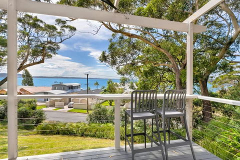 Sally Beach House With Ocean Views - Tourism Noosa 0