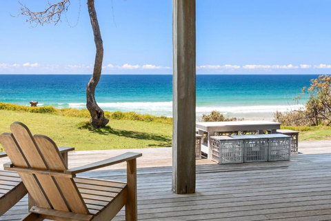 Saltwater Beach House - Tourism Noosa 0