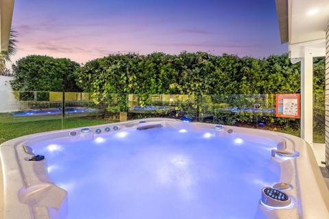 Salty Pause At Bondi House - With Spa And Pet Friendly! - Tourism Noosa 0