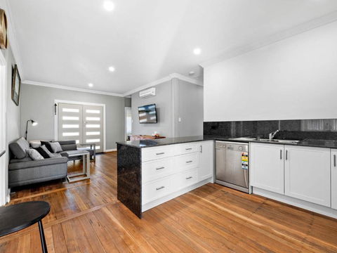 Salty Sea Cottage - Tourism Noosa 3