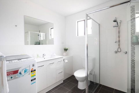 Salty Vibes - Tourism Noosa 2