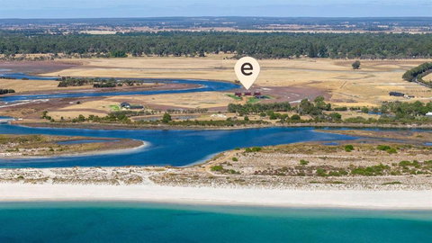 Samphire Chalet Tuart - Tourism Noosa 1