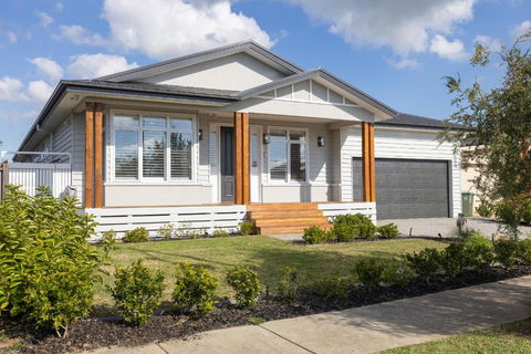 Sanctuary Of Hope By Ready Set Stay - Cowes - Tourism Noosa 0