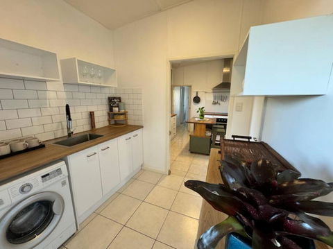 Sand Bars - Spacious, Beach, Pets - Tourism Noosa 3