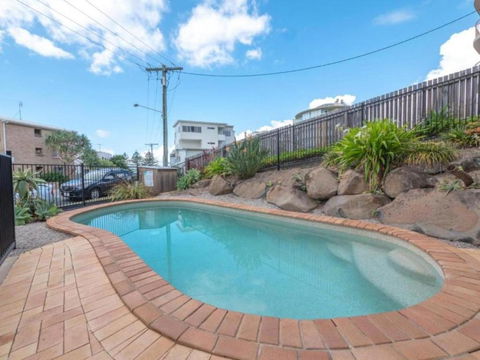 Sandalwood Unit 1 66 Lower Gay Tce - Tourism Noosa 3