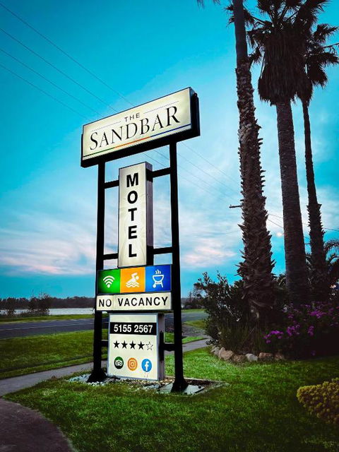Sandbar Motel - Tourism Noosa 1