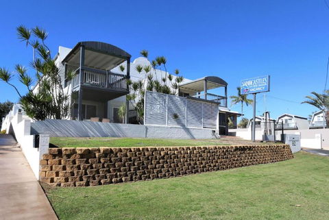 Sandcastles 1 - Tourism Noosa 0