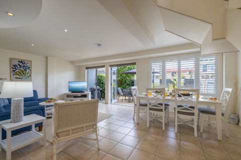 Sandcastles 4 -8 Ala Moana Way - Tourism Noosa 1