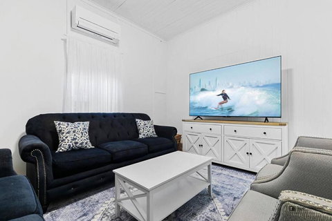 Sandown Beachside Cottage - Tourism Noosa 1