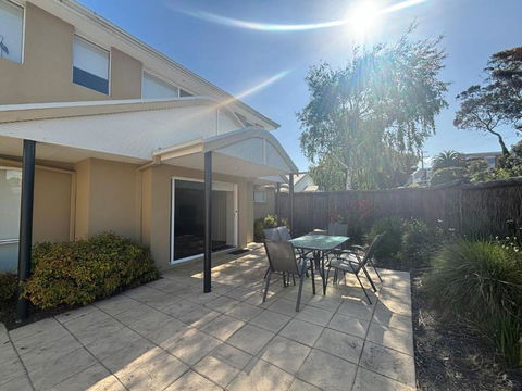 Sandpiper 10 - Close To Town And Beach - Tourism Noosa 1