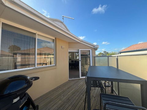 Sandpiper 10 - Close To Town And Beach - Tourism Noosa 3