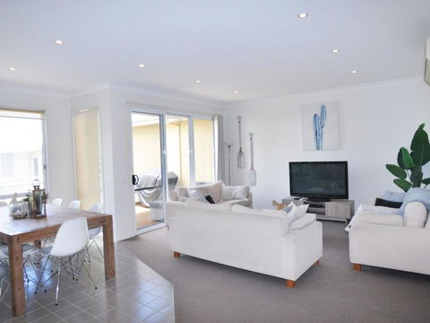 Sandpiper 3 - Close To Town And Beach - Tourism Noosa 1