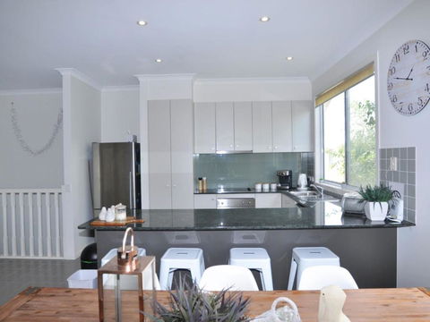 Sandpiper 3 - Close To Town And Beach - Tourism Noosa 2
