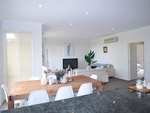 Sandpiper 3 - Close To Town And Beach - Tourism Noosa 0