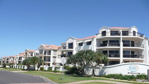 Sands 16, 20 - 22 Pacific Parade - Tourism Noosa 0