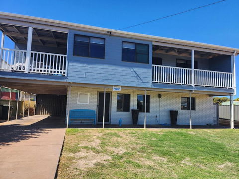 Sands Beach House - Tourism Noosa 0