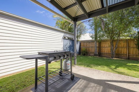 Sandy Beach House Cowes - Tourism Noosa 3