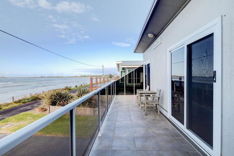 Sandy Cove - Tourism Noosa 3