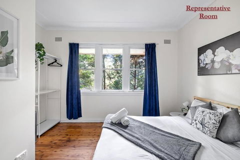 Stylish Double Room - Seconds To Transport & Shops - Shared Bathroom - Tourism Noosa 0