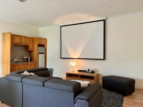Super Luxury Self Contained Studio Unit - Tourism Noosa 1