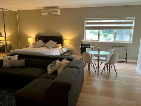 Super Luxury Self Contained Studio Unit - Tourism Noosa 0