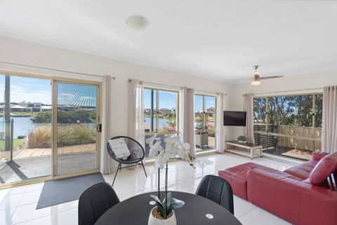 T2 12 Wentworth Pde Hindmarsh Island - No Linen Included - Tourism Noosa 3
