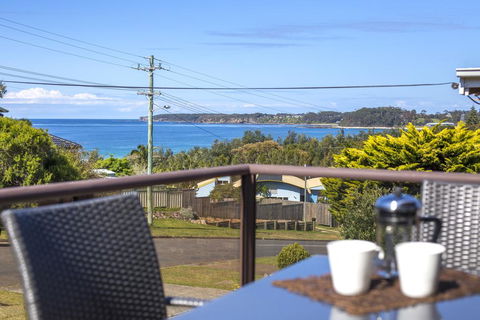Beachside Getaway - Tourism Noosa 0