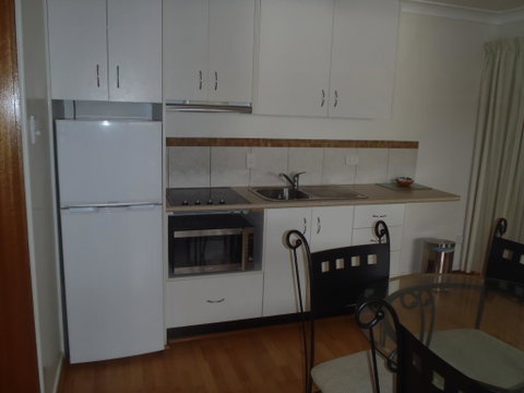 Beachside Holiday Units - Tourism Noosa 2