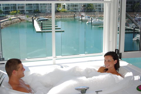 Beachside Magnetic Harbour Apartments - Tourism Noosa 2