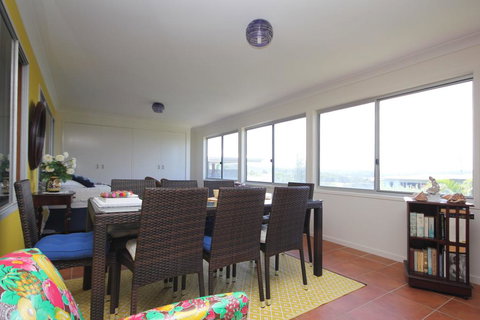 BEACHVIEW - 14 Second Ave , Bonny Hills - Tourism Noosa 3