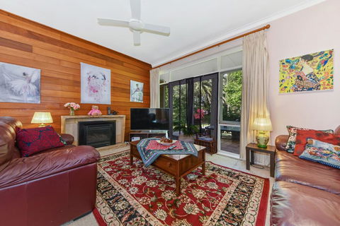 BEAUTIFUL HOLIDAY HOME CLOSE TO KU-RING-GAI CHASE NNT328 - Tourism Noosa 1