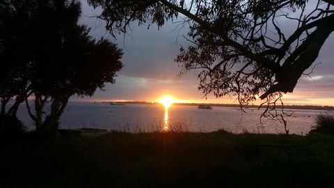 Beautiful, Peaceful Estuary Views, Five Star Quantity - Tourism Noosa 2