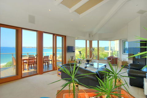 BEDARRA, MOLLYMOOK BEACH - Tourism Noosa 0