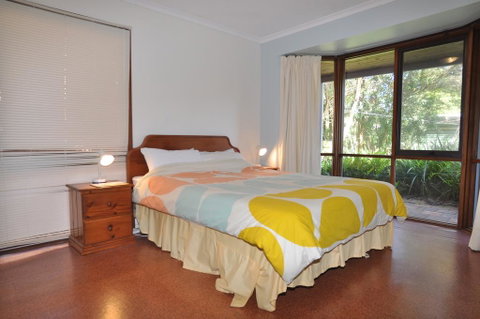 BEECHWOOD - SURF SIDE - Tourism Noosa 1