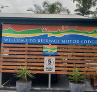 Beerwah Motor Lodge - Tourism Noosa