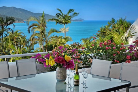 Bella Azure Two Bedroom Two Bathroom Spacious Ocean-view Apartment With Golf Buggy - Tourism Noosa 0
