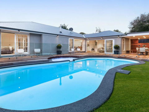 Bella Casa - Luxury Boutique Holiday Home With Heated Pool! - Tourism Noosa 3