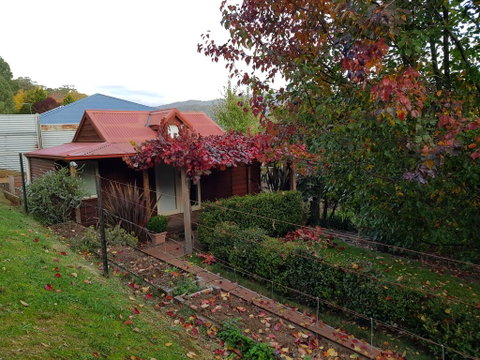 Bella Rouge Cottage Bright - Tourism Noosa 0