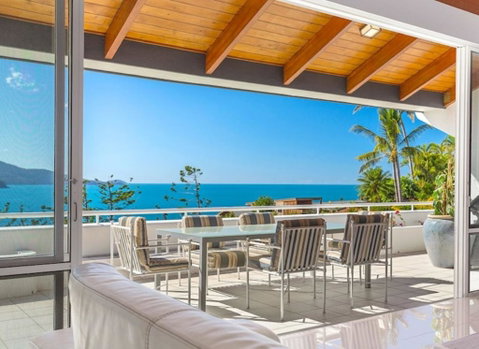 Bella Vista West 3 Luxury Ocean View High Ceilings Golf Buggy Sleeps 8 - Tourism Noosa 1