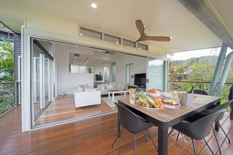 Bellevue Holiday Home - Airlie Beach - Tourism Noosa 2