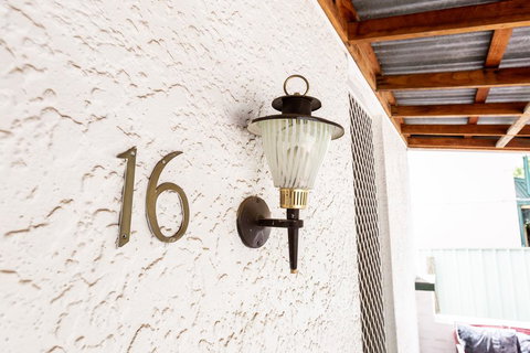 Best Central House - SLEEPS 11 !! - Tourism Noosa 1